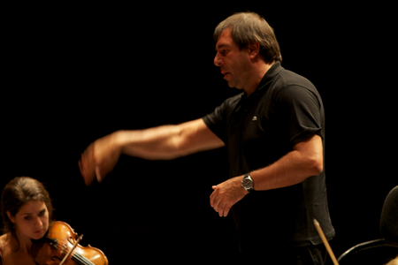 Daniele Gatti conducting the GMJO in Salzburg 2012