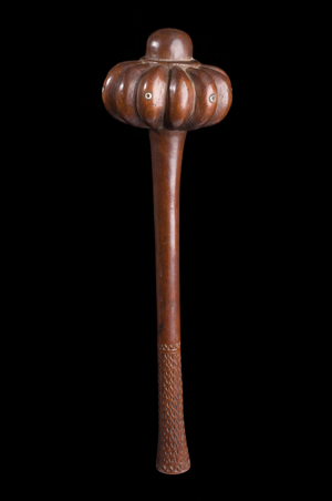 I ula bulibuli, throwing club, 18th century (wood, whale ivory)