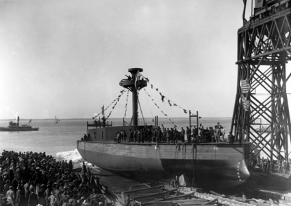Launch of Arkansas monitor, Hull 26, 1900 (b/w photo)