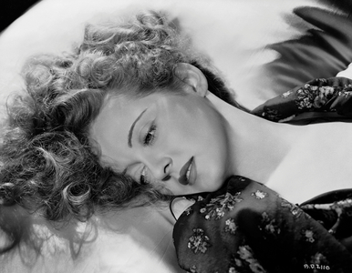Bette Davis in the 1940s (b/w photo)
