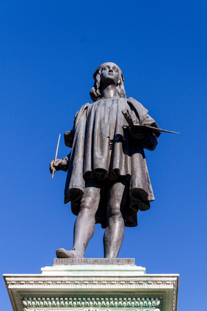 Raffaello Sanzio: monument, Urbino, Italy (photo)