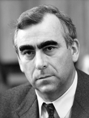 Dr. Theo Waigel, ca. 1991 (photo)