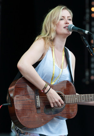 Dead Flamingoes (Kami Thompson) (photo)