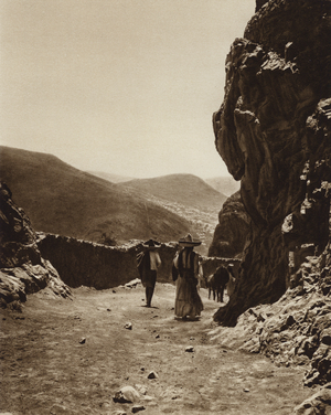 Mexico: Calle por Pachuca (b/w photo)