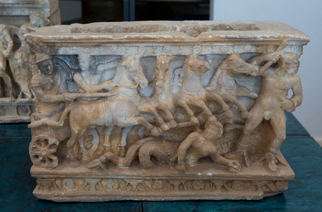 Urn for ashes