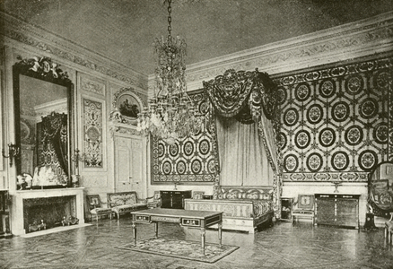 Compiegne, Chambre a Coucher des Souverains Etrangers (b/w photo)