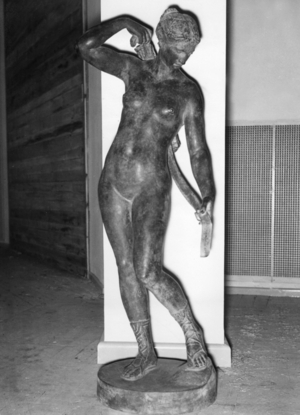 Diana figure by Reinhold Felderhoff, 1937 (b/w photo)
