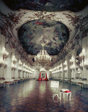 Great Gallery with ceiling fresco depicting allegories of War, the Arts, Science and the produce of the Austrian provinces, Schoenbrunn Palace and Gardens, Vienna, Austria (phtoto)