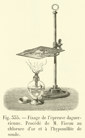 Fixage de l'epreuve daguerrienne, Procede de M Fizeau au chlorure d'or et a l'hyposulfite de soude (engraving)