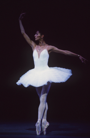 Altynai Asylmuratova dancing