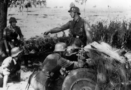 II. WK, SS Police Division 1944 (photo)