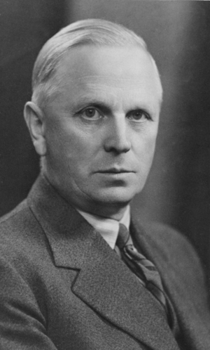 1940. County Governor Alfred Ihlen, Norwegian lawyer and bureaucrat. He was county governor in Oppland from 1933 to 1947 ..., 1946 (photo)