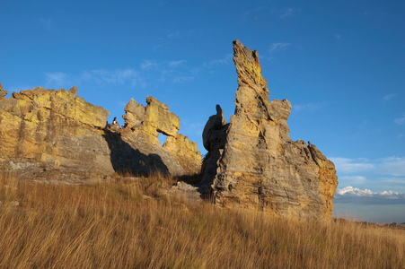 La Fenetre D'isalo Rock Formation, Isalo National Park, Fianarantsoa Province, Madagascar (photo)
