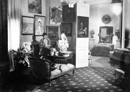 The Danish actress Asta Nielsen in her Berlin apartment, 1932 (b/w photo)