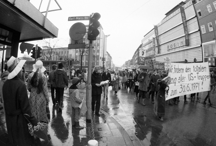 Protests demand withdrawal of US Army by 1971 DEU, Germany, Hagen Leftists and antiwar activists protested …, 1970 (photo)
