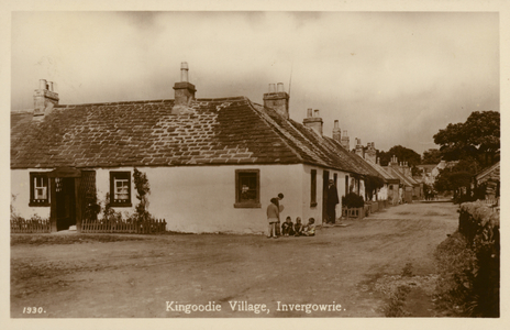 Kingoodie Village, Invergowrie (b/w photo)