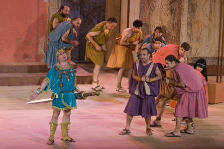 Pepe Viyuela as Gallo Maximus in Miles Gloriosus (photo)