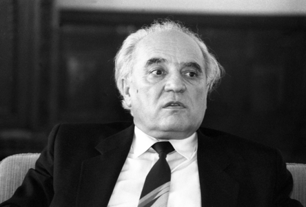 Prime Minister Dimitar Popov (head of government of Bulgaria 1990-1991) in Bonn..., 1991 (photo)