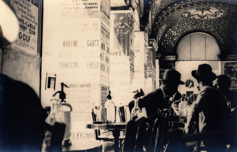 Café Passage, 1930 (b/w photo)