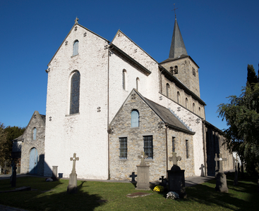 Parish church (Parochiekerk Sint-Laurentius). Exterior.