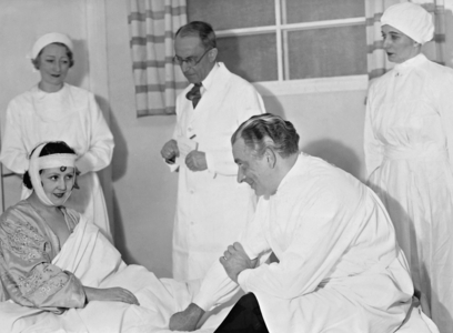 Valerie von Martens and Curt Goetz 'Dr. med Job Praetorius', 1934 (b/w photo)