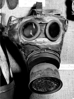 gas masks given in Paris in 1939-1940