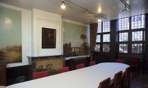 Second back room at the back, meeting room, murals with rural scenes in classical style, probably from around 1810