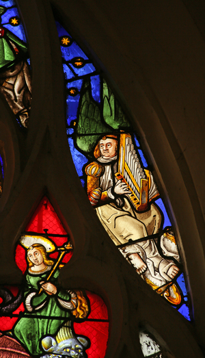 Musical angel with organ (stained glass)