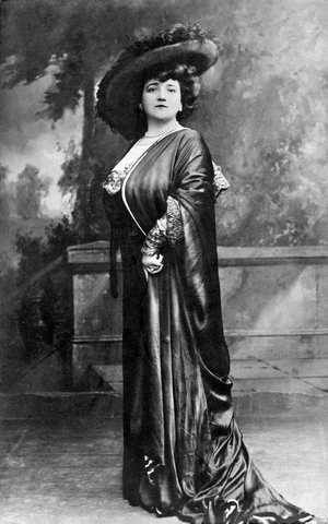 Emma Calvé portrait French Soprano (photo)