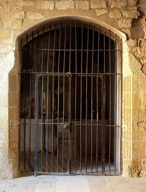 Ribelles. The church. Interior. A chapel. The fence. Ironwork.