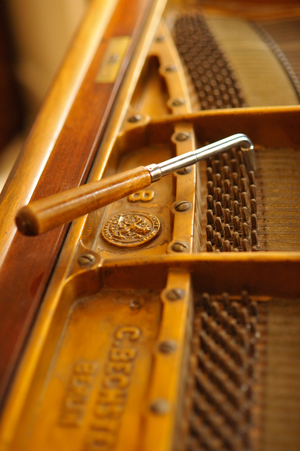 Piano tuning hammer