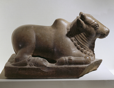 Nandin, Zebu cow with wreath of flowers, Bassak, pre-Angkor period, 7th century