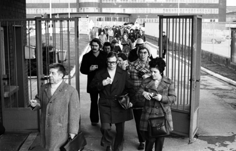 DEU, Germany, Bochum: The shift change at the Opel factory in Bochum on …, 1975 (photo)