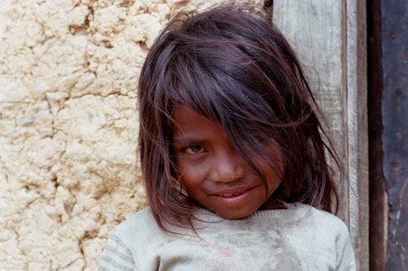 Little girl in East Timor, 1999 (photo)