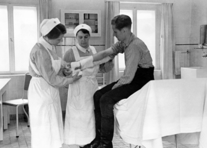 II. WK, DRK wounded care 1942 (photo)