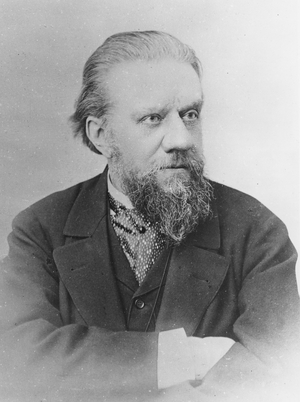 Portrait of Hugo Glyden (b/w photo)