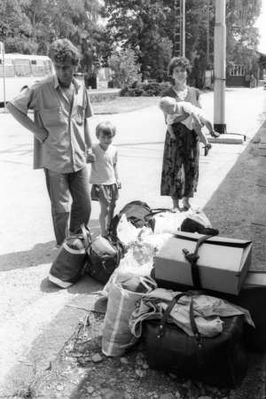 Refugees from Bosnia with their luggage during their arrival in Unna..., 1992 (photo)