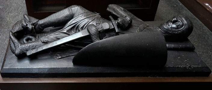 Possible monument of Gilbert Marshal, Earl of Pembroke.
