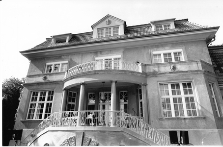 Stalin Villa in Babelsberg, Germany, 1995 (photo)