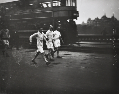 London to Brighton walking race, 1925 (b/w photo)
