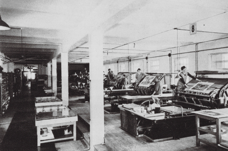 Mezzotint production – The printing presses (b/w photo)