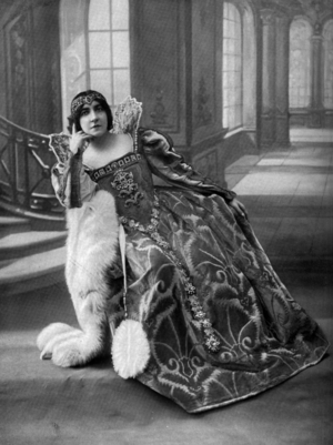 French comedian Jeanine Zorelli as Bianca Capello in play "Bianca Capello", photo from french paper "Le Theatre" may 1912