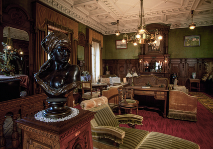 Great hall, Hunegg Castle, Bern, Switzerland (photo)
