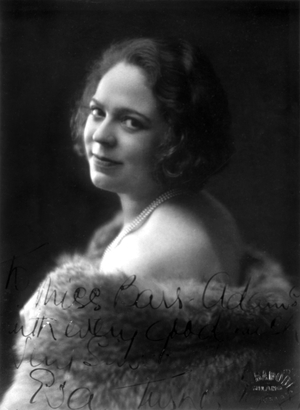 TURNER, Eva  - signed portrait English soprano10 March 1892 - 16 June 1990