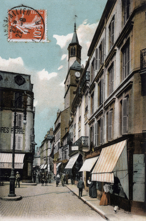 Nevers (France): commerce street and the belfry, postcard, 1911