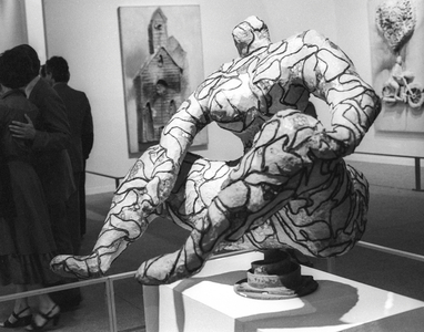 Exhibition of Niki de Saint-Phalle at the Centre Georges Pompidou in Paris, July 3, 1980 (b/w photo)