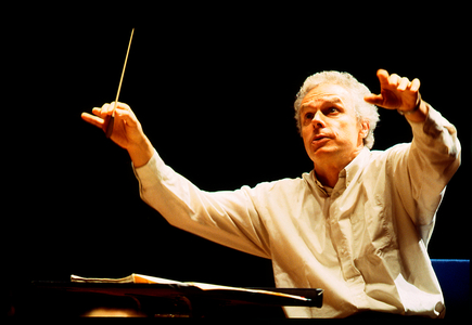 Yann-Pascal Tortelier - French conductor, performing with the Orchestre National de France. Paris 2000.