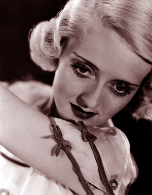 Bette Davis, 1935