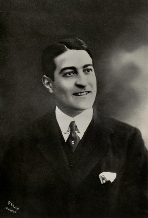 Portrait of the French artist Max Dearly ( 1874 , 1943 ) (photograph)