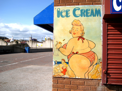 Ice cream, Rhyl, Wales, 2010 (photo)